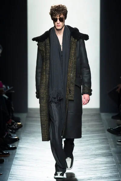Look 44